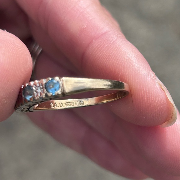 9k gold ring with diamonds and blue topaz - Picture 3 of 7
